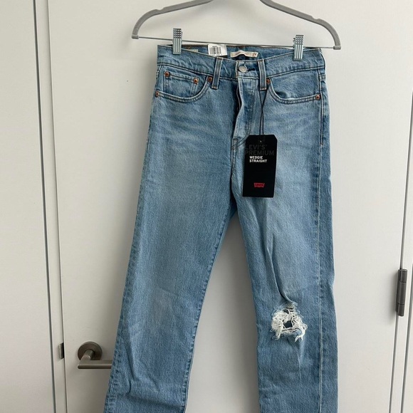 Levi's Women's Sky Blue Straight Leg Jeans - Picture 1 of 3